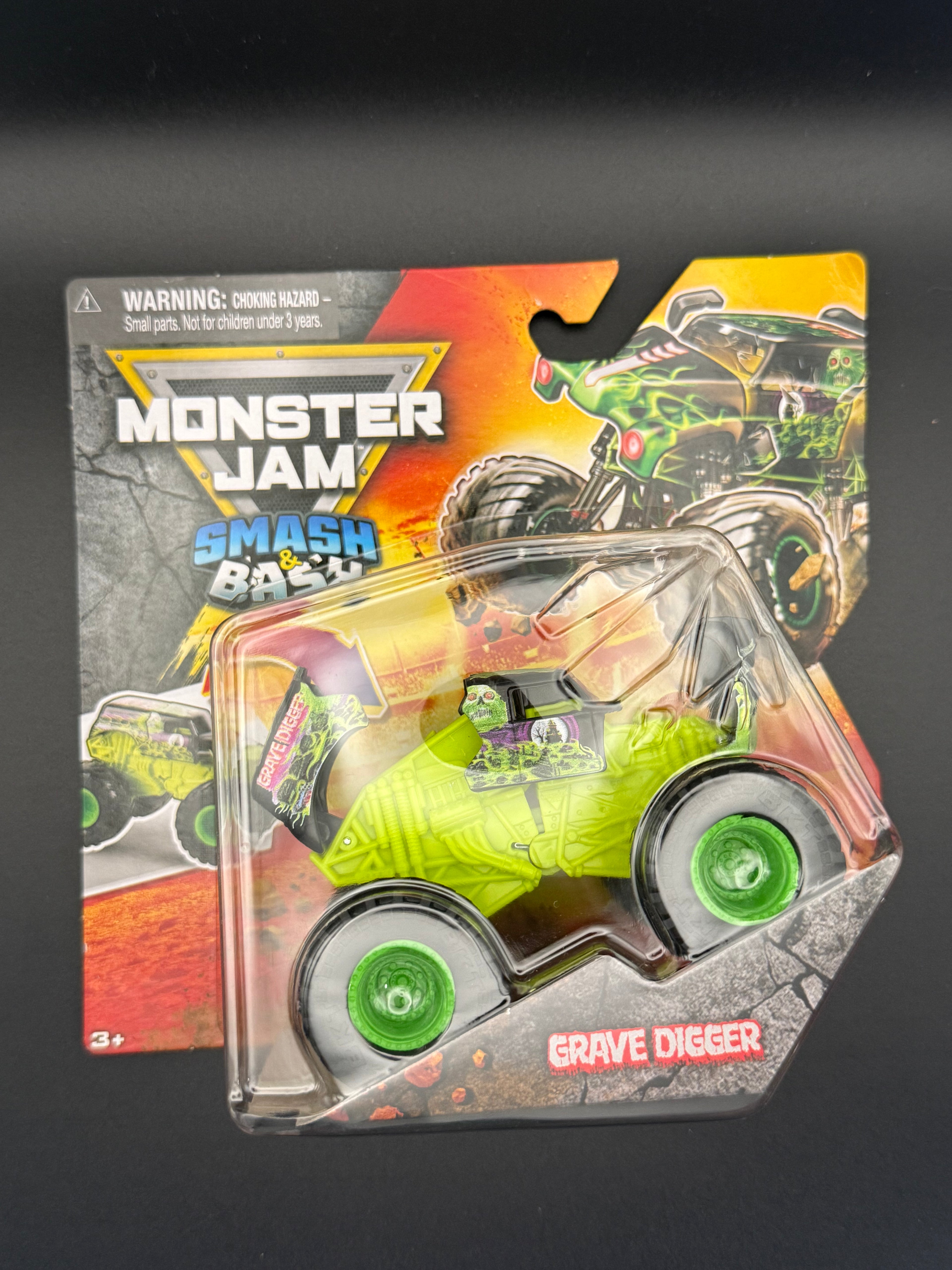 Grave Digger Smash & Bash series 01